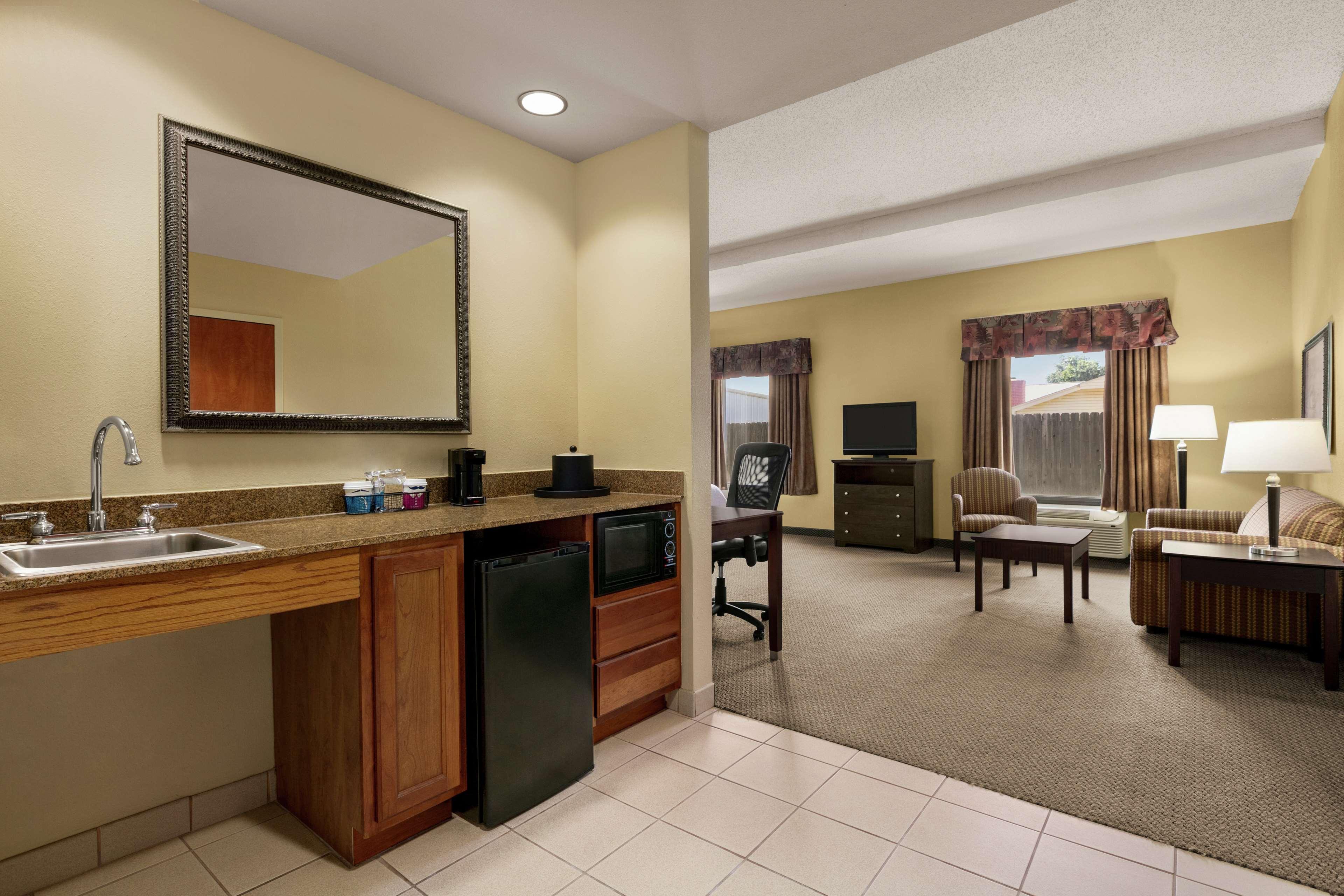 Hampton Inn & Suites Lawton Bagian luar foto