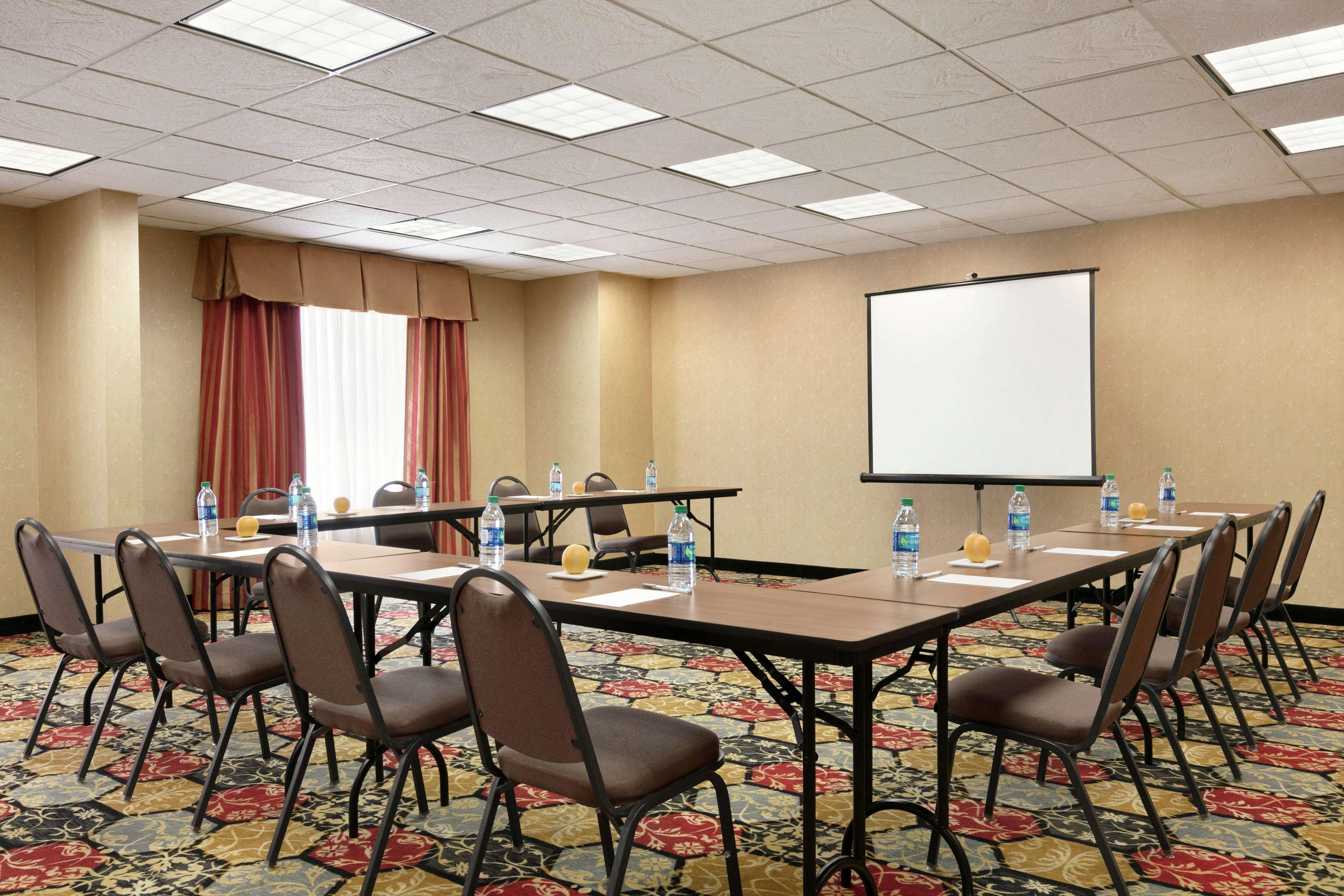Hampton Inn & Suites Lawton Bagian luar foto