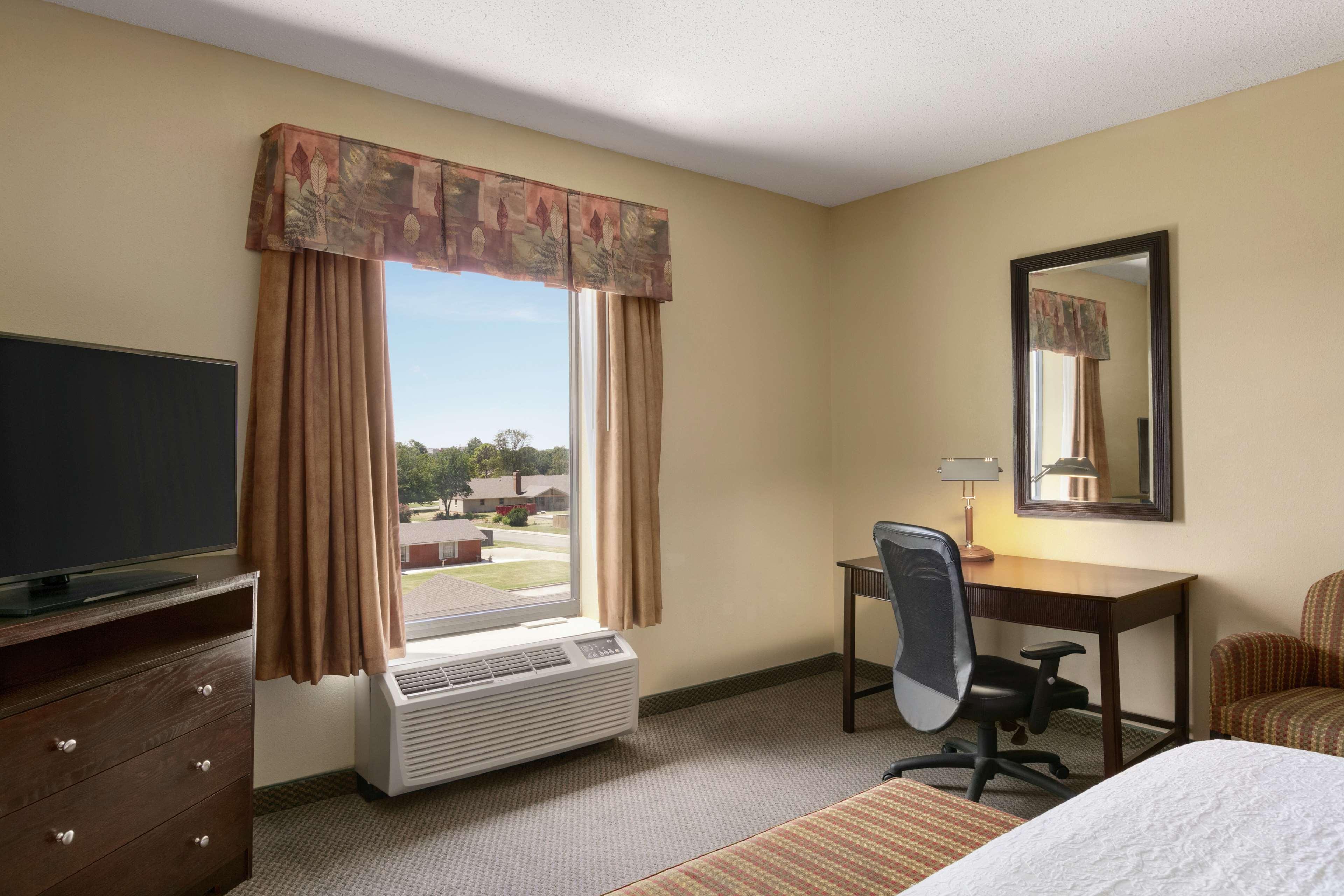 Hampton Inn & Suites Lawton Bagian luar foto