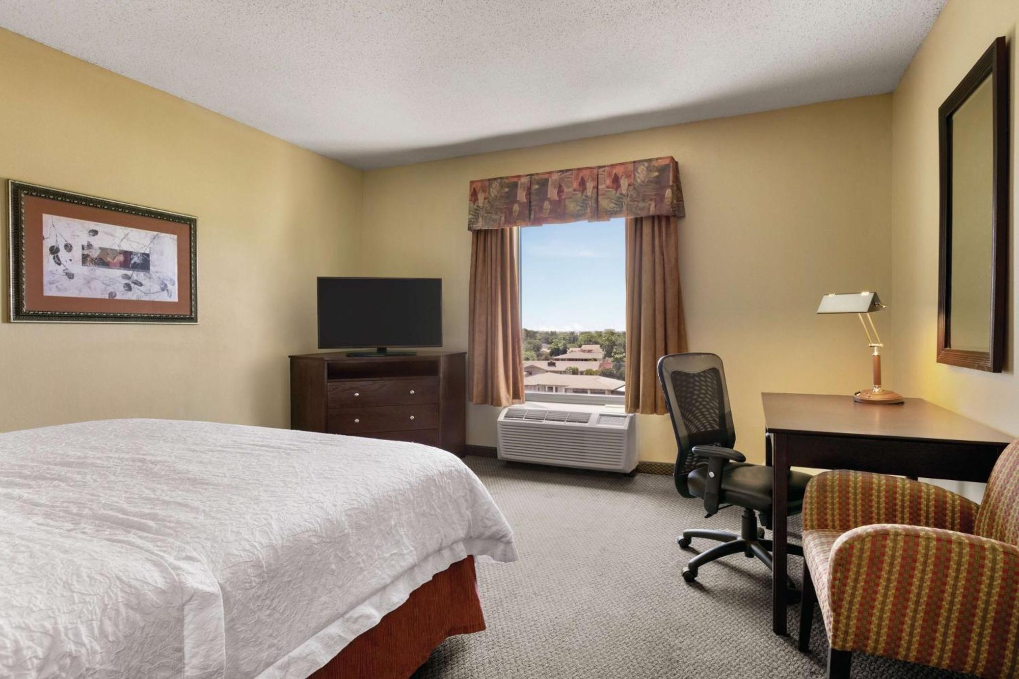 Hampton Inn & Suites Lawton Bagian luar foto