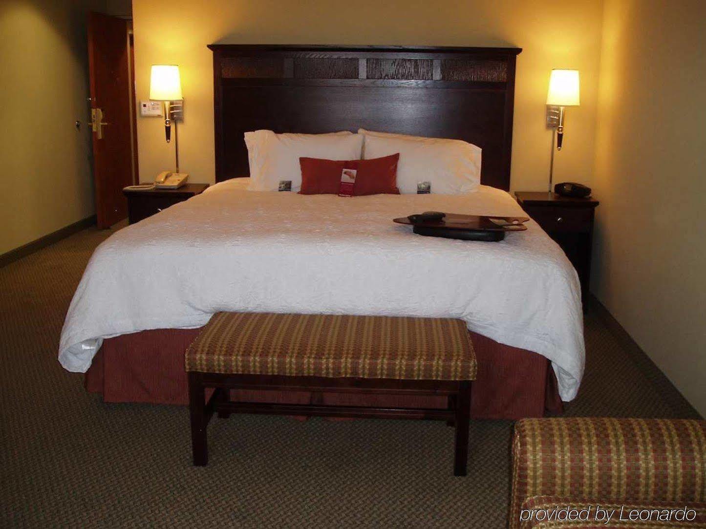Hampton Inn & Suites Lawton Ruang foto