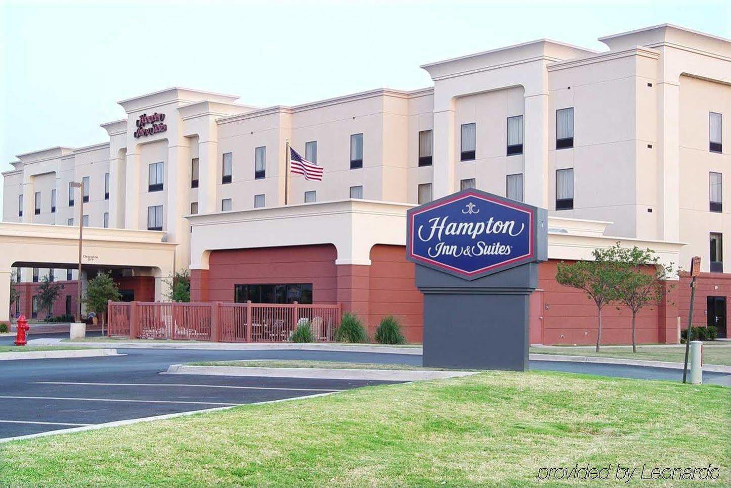 Hampton Inn & Suites Lawton Bagian luar foto