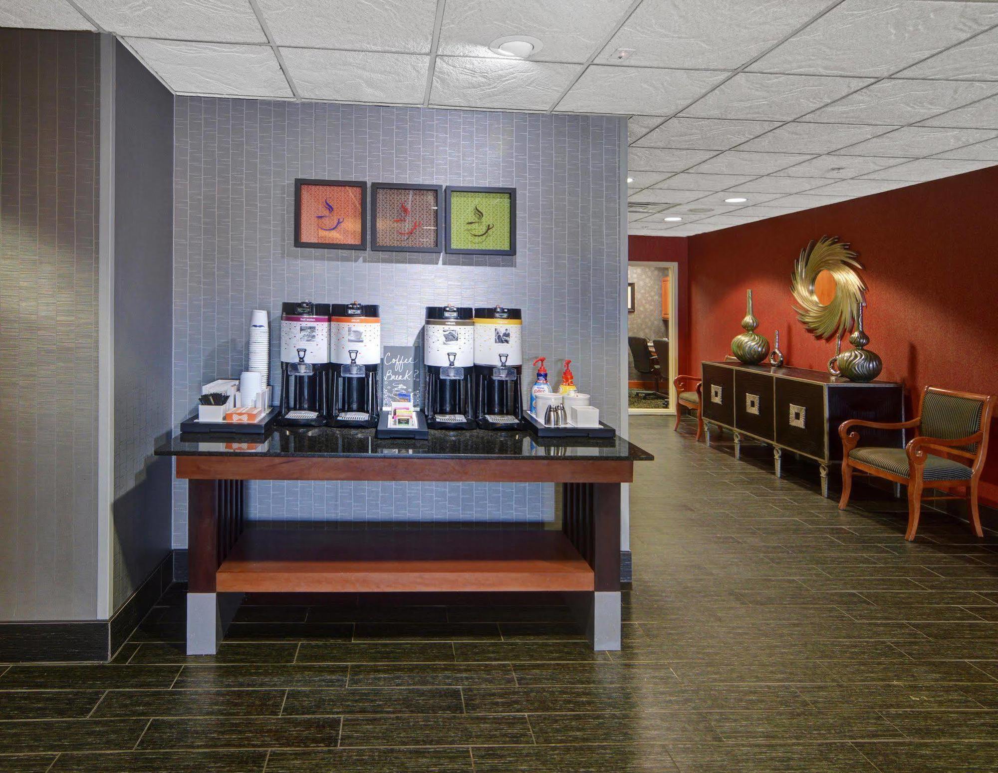Hampton Inn & Suites Lawton Bagian luar foto