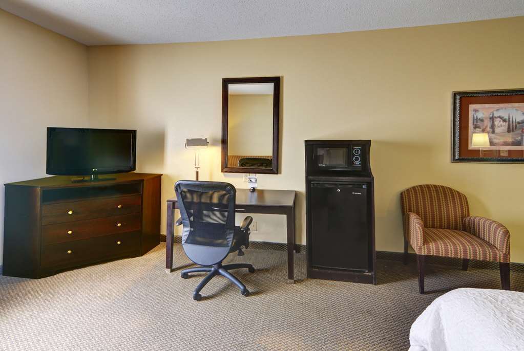 Hampton Inn & Suites Lawton Ruang foto